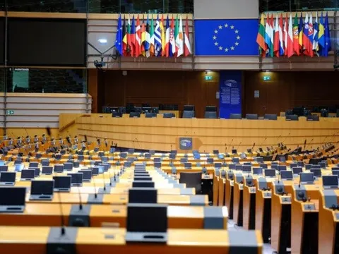 Nghị viện châu Âu “đóng băng” thỏa thuận thương mại với Mỹ