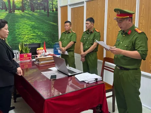 Bắt nguyên Hiệu trưởng lập hồ sơ giả, rút ngân sách gần 500 triệu đồng