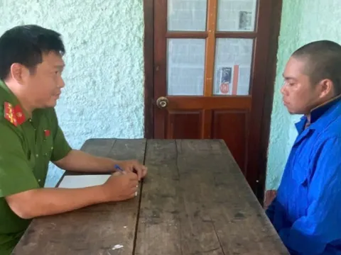 Bắt khẩn cấp gã đàn ông treo dây vào cổ vợ “hờ”, đổ xăng dọa thiêu sống