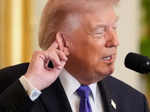 Tổng thống Donald Trump tuyên bố không có thỏa thuận với Tehran, nhưng hứa "làm cho Iran vĩ đại trở lại"