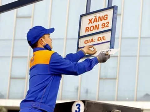 Thực hiện điều hành giá xăng dầu theo Nghị quyết số 36/NQ-CP của Chính phủ