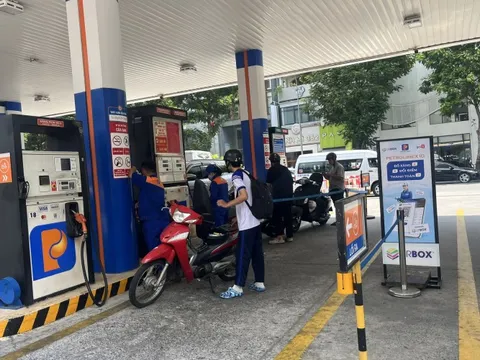 Nguồn cung xăng dầu đảm bảo, xử lý nghiêm các trường hợp găm hàng