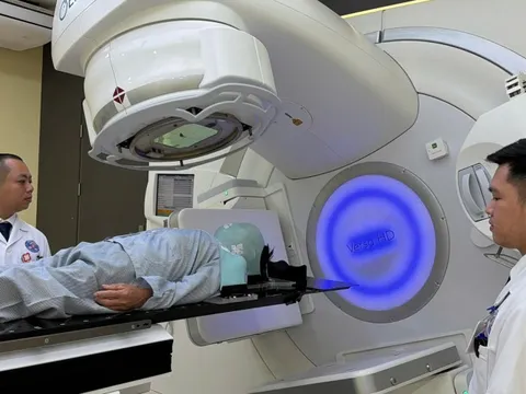 Vận hành hệ thống xạ trị hiện đại, tăng cơ hội điều trị cho người bệnh