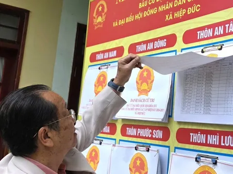 Một xã ở Đà Nẵng vận động phụ nữ mặc áo dài đi bầu cử tạo dấu ấn ngày hội non sông