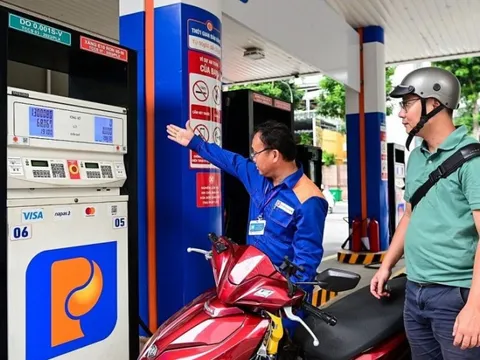 Chính thức chi 4.000-5.000 đồng từ quỹ bình ổn giá với mỗi lít xăng dầu