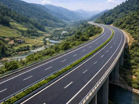 Thực hiện Dự án cao tốc Sơn La - Điện Biên - cửa khẩu Tây Trang (giai đoạn 1) theo hình thức đầu tư công