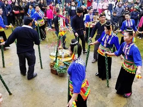 “Chợ phiên - Chào năm mới 2024”