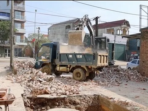 Người dân bàn giao mặt bằng, đẩy nhanh dự án nâng cấp Quốc lộ 6 Ba La - Xuân Mai