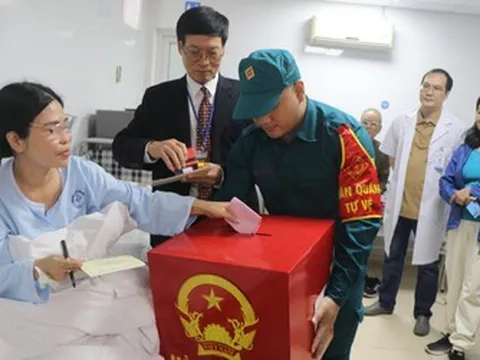 Những lá phiếu đặc biệt từ trên giường bệnh