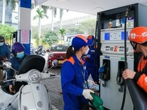 Tiếp tục chi Quỹ bình ổn, giữ nguyên giá xăng dầu