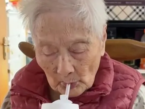 Bí quyết sống thọ "dễ như ăn bánh" của cụ bà 100 tuổi