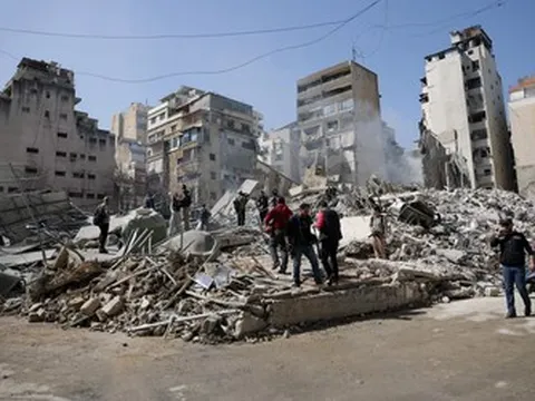 Iran đáp trả, tấn công trung tâm năng lượng của Qatar, Saudi Arabia