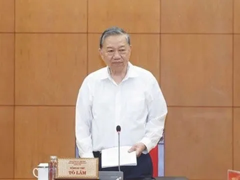 Tổng Bí thư: Cần có chiến lược cụ thể nhằm tái cơ cấu nền kinh tế