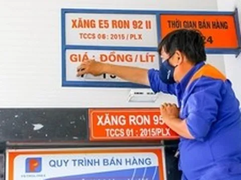 Giá xăng dầu chỉ được điều chỉnh ngay sau 1 ngày khi giá cơ sở tăng từ 15% trở lên