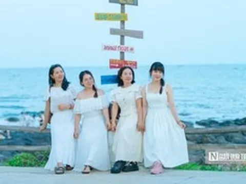 Lộ diện cung đường ven biển đẹp như tranh ở Hòn Yến, giới trẻ ùn ùn check-in