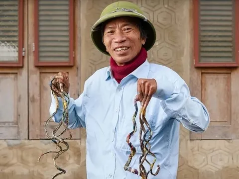 Họa sĩ Việt lập kỷ lục Guinness với bộ móng tay dài gần 6m