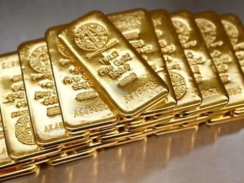 Giá vàng chiều nay (24/3): Chốt ngày, vàng miếng và nhẫn bật tăng mạnh, người mua vẫn xếp hàng dài