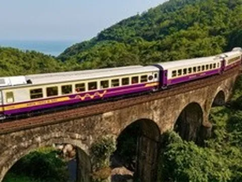 'Khoác áo mới' cho đoàn tàu Hành trình kết nối di sản miền Trung