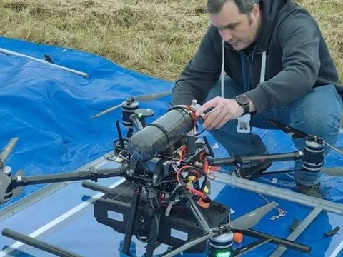 Giải quyết 2 nhược điểm lớn nhất của drone chạy bằng pin lithium