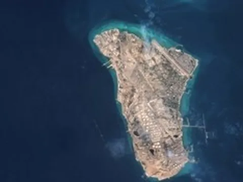 Ông Trump cảnh báo phá hủy giếng dầu, đảo Kharg nếu Hormuz không mở lại ngay