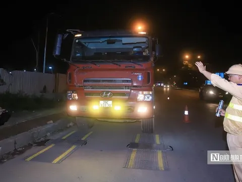 Hà Nội: Xử lý nghiêm những hành vi làm rơi vãi vật liệu và chở quá tải
