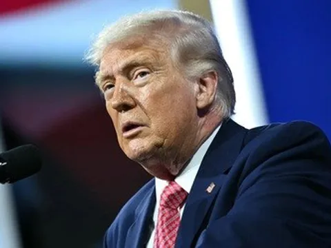 Ông Trump chỉ trích Anh, Pháp: “Mỹ sẽ không còn ở đó để giúp các bạn nữa”