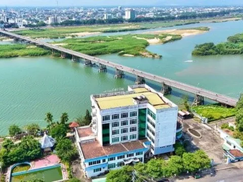 Khách sạn 30 năm tuổi ở Quảng Ngãi sẽ bị giải tỏa để xây cầu gần 2.200 tỷ đồng