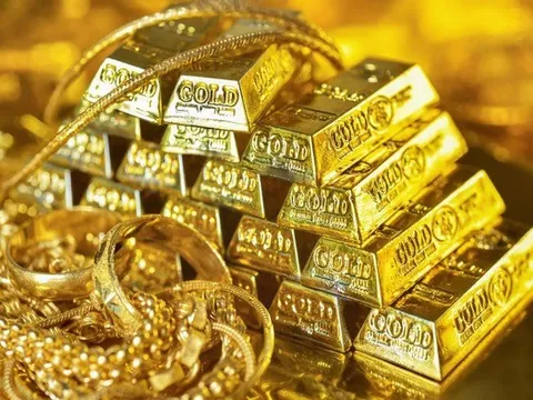 Giá vàng chiều nay (2/4): Giá vàng SJC và nhẫn "sập" mạnh, người mua đang chờ đà giảm tiếp