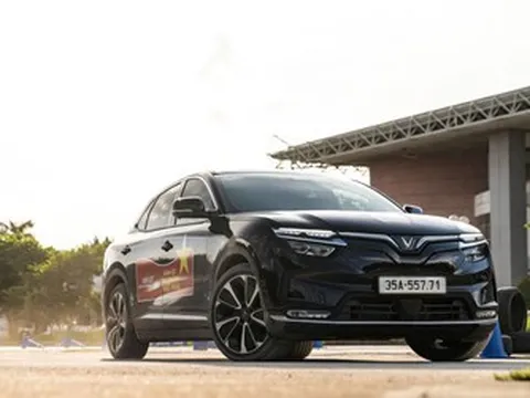 Khách hàng chốt đơn VinFast VF 8 trong “một nốt nhạc” để tận dụng ưu đãi mua xe 0 đồng, sạc pin 0 đồng