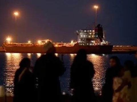 Iran và Oman đang soạn thảo nghị định thư "giám sát" lưu thông qua eo biển Hormuz