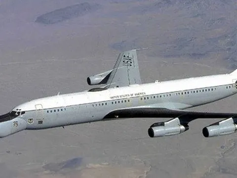 Máy bay bí ẩn nhất thế giới của Mỹ bất ngờ xuất hiện