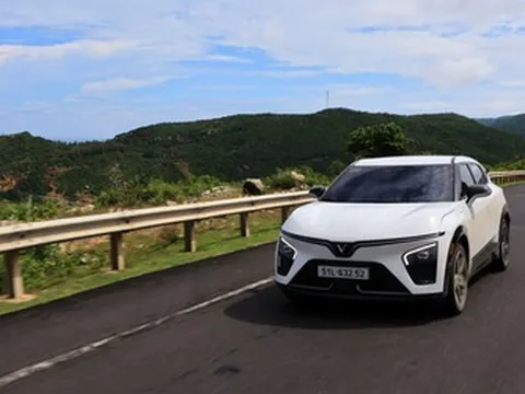 VinFast VF 7 khiến người dùng quyết gắn bó lâu dài: Cầm lái một lần là “dính”, chi phí nhẹ đi rõ rệt