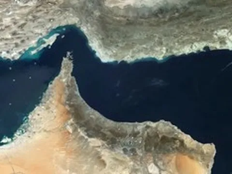 Giá dầu giảm trong bối cảnh đang thảo luận về thỏa thuận ngừng bắn giữa Mỹ và Iran