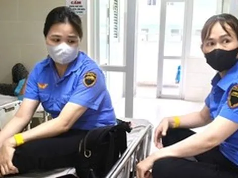 Kéo vào góc khuất và bị đánh liên tiếp: Giây phút ám ảnh của nữ nhân viên gác chắn đường sắt