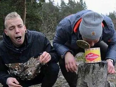 Món ăn "thối nhất thế giới": Khó ngửi tới mức không được phép mở trong nhà