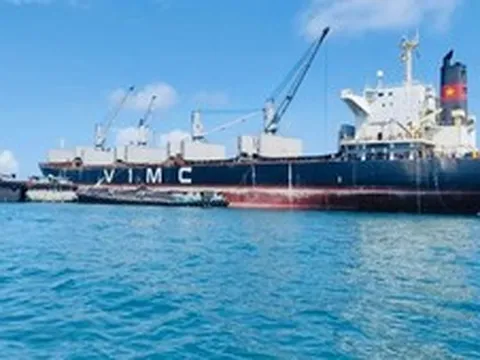 Huy động thêm tàu vận tải cỡ lớn chở dầu từ Vịnh Ba Tư về Việt Nam