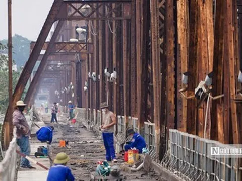 Cận cảnh việc sửa chữa, trùng tu cầu Long Biên