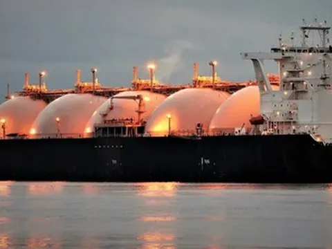 Nỗi lo mới của châu Âu khi chuyển từ phụ thuộc Nga sang Mỹ về LNG