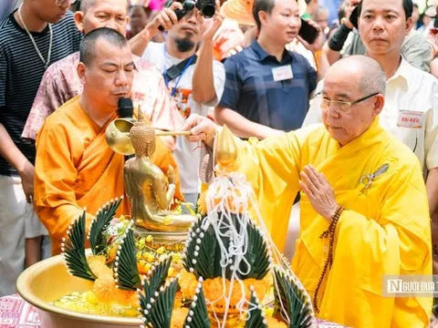 Độc đáo các nghi thức Phật giáo trong Tết Bunpimay của người Lào tại Đắk Lắk