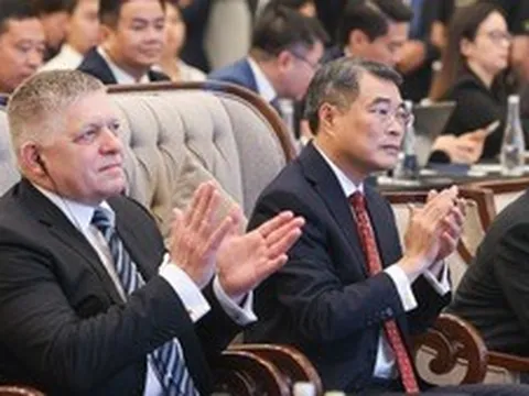 Thủ tướng Lê Minh Hưng và Thủ tướng Robert Fico dự Diễn đàn doanh nghiệp Việt Nam – Slovakia