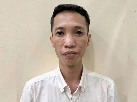 Khởi tố đối tượng tạo giao dịch chuyển tiền giả lừa mua bán tóc