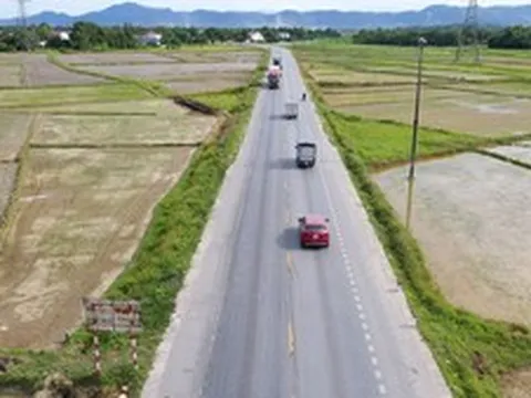 Cần sớm mở rộng Quốc lộ 1 lên 4 làn xe
