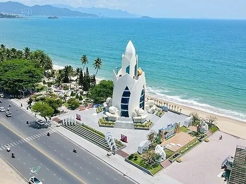 Khánh Hòa mùa cao điểm: Lễ hội lan tỏa, xu hướng đa trải nghiệm lên ngôi