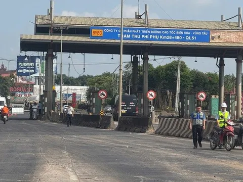 Tháo dỡ trạm thu phí “án ngữ” trên QL51, trả lại mặt đường thông thoáng cho cửa ngõ Đồng Nai