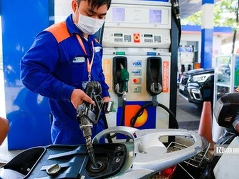 Giá xăng dầu đồng loạt giảm, xăng E5 về mức dưới 22.000 đồng/lít