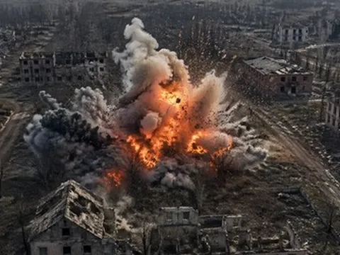Hỏa lực Nga giáng đòn mạnh: Kho đạn Ukraine nổ tung, mặt trận Kupyansk rung chuyển