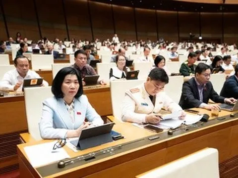 Quốc hội giao Chính phủ quy định lộ trình công chứng bất động sản không theo địa giới
