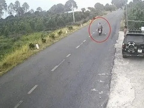 Vụ bé trai đá bóng gây tai nạn chết người: Ai phải chịu trách nhiệm?