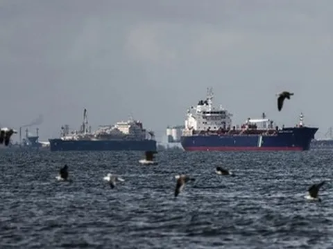 Cuộc khủng hoảng năng lượng toàn cầu liên quan eo biển Hormuz là “vô lý nhưng có thật”