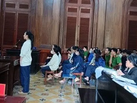 Hàng trăm người bị rút sạch tiền trong tài khoản thế nào?